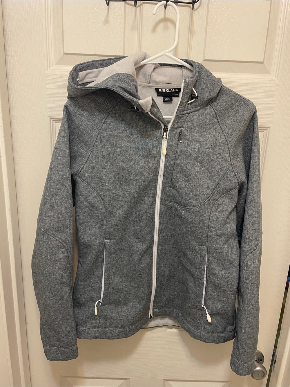 Kirkland Signature Women’s Hooded Softshell Jacket – Gray – Size Medium